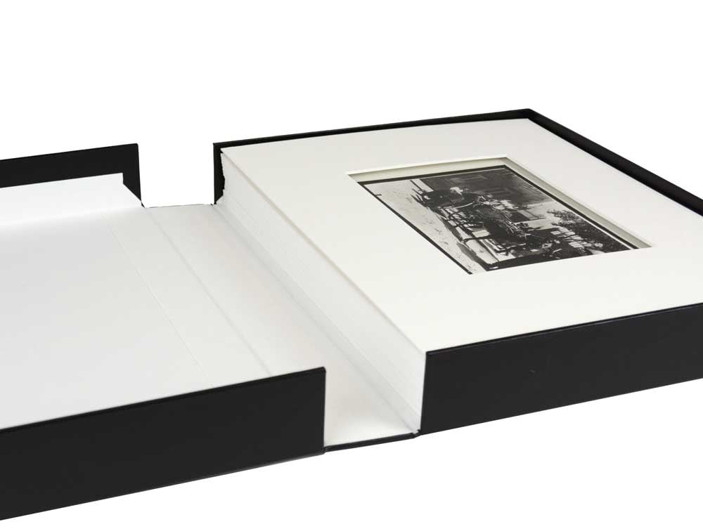 Onyx Portfolio archival storage box, 2’’ deep, designed for protecting artwork, photographs, and documents, with a sleek, durable design. 