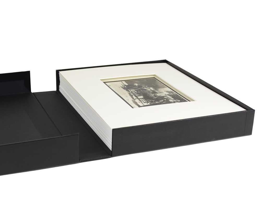 Onyx Portfolio archival storage box, 2’’ deep, designed for protecting artwork, photographs, and documents, with a sleek, durable design. 