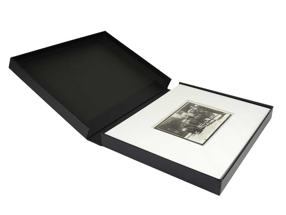 Onyx Portfolio archival storage box, 1-3/8'' deep, designed for protecting artwork, photographs, and documents, with a sleek, durable design 